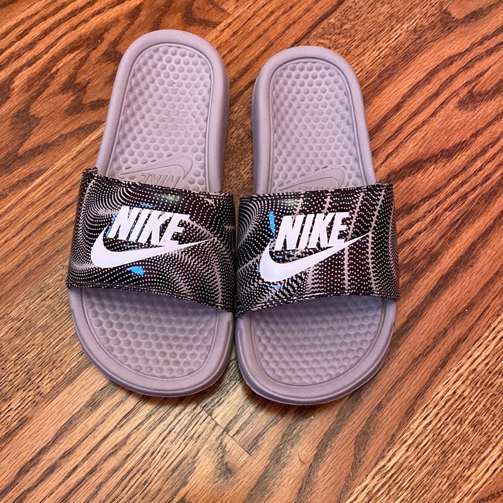 Nike slides size 6 women